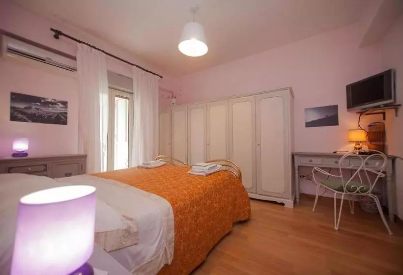 ベッドアンドブレックファースト La Zagara