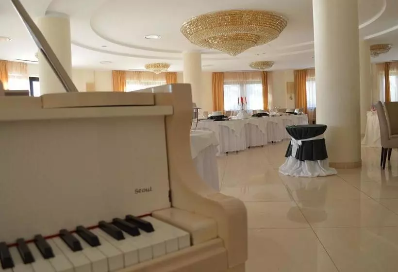 Hotelli Villaggio Baia D Argento