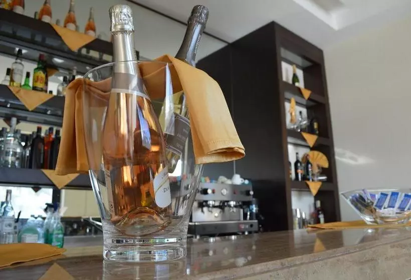 Hotelli Villaggio Baia D Argento