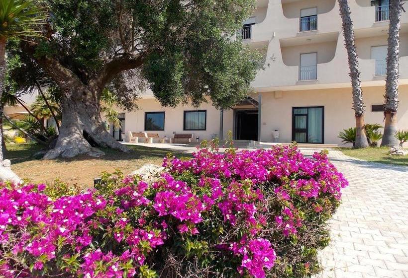فندق Villaggio Baia D Argento