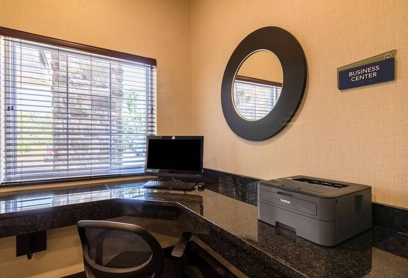 호텔 Cobblestone Inn & Suites Barron