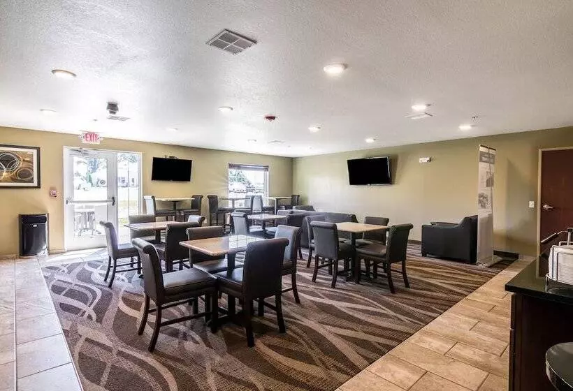 ホテル Cobblestone Inn & Suites  Barron