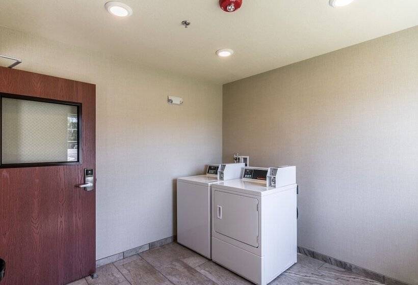 호텔 Cobblestone Inn & Suites Barron