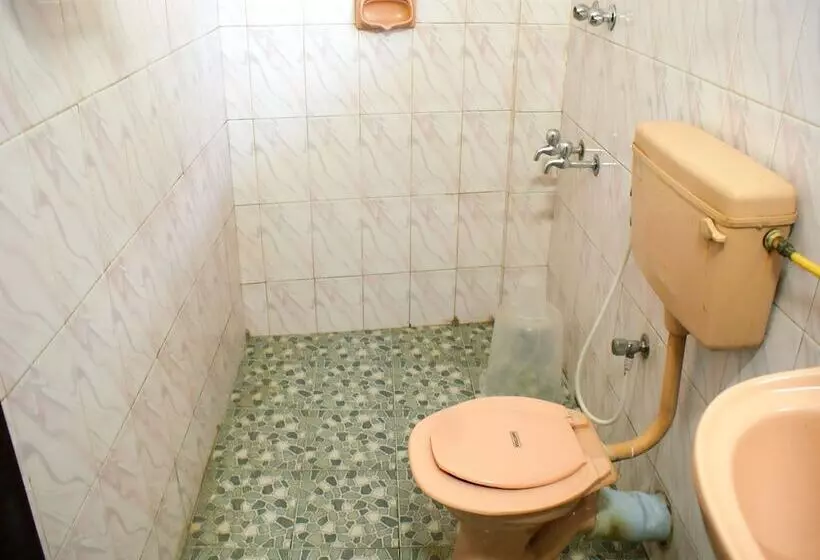 هتل Oyo 9902 Nedumparambil Residency