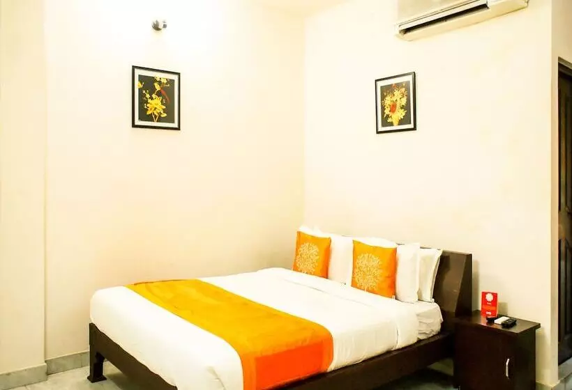 هتل Oyo 9902 Nedumparambil Residency