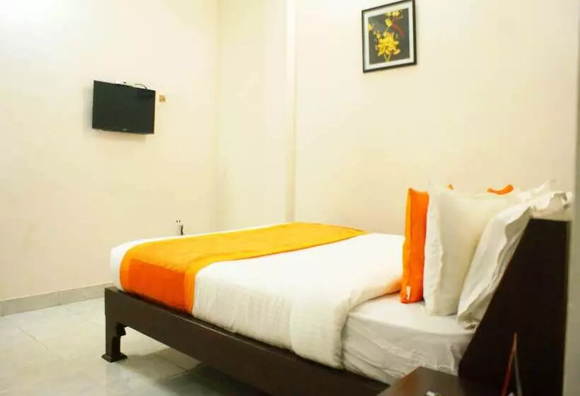 هتل Oyo 9902 Nedumparambil Residency