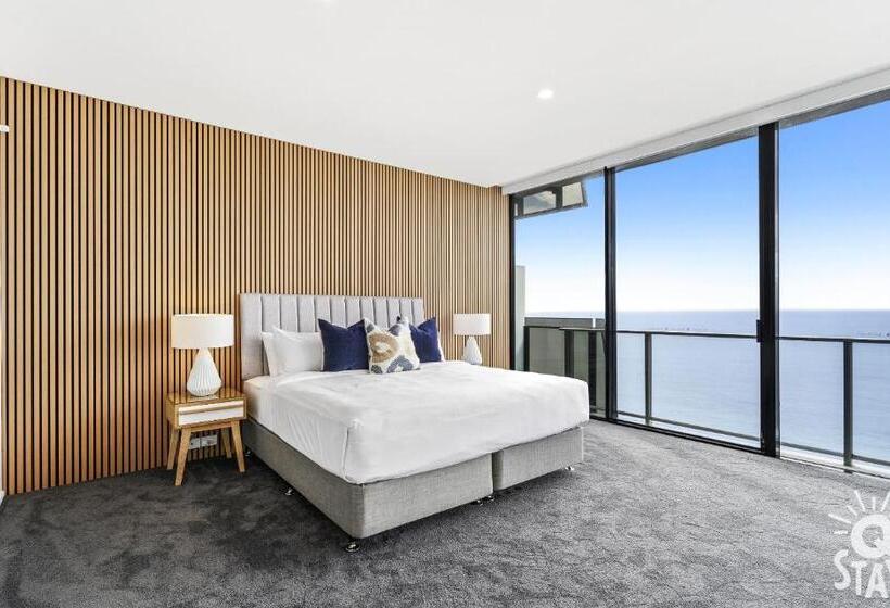 Circle On Cavill   Apartment Stay Private