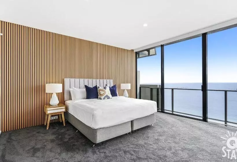 Circle On Cavill   Apartment Stay Private