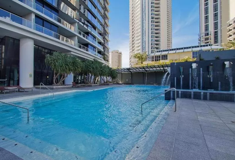 Circle On Cavill   Apartment Stay Private