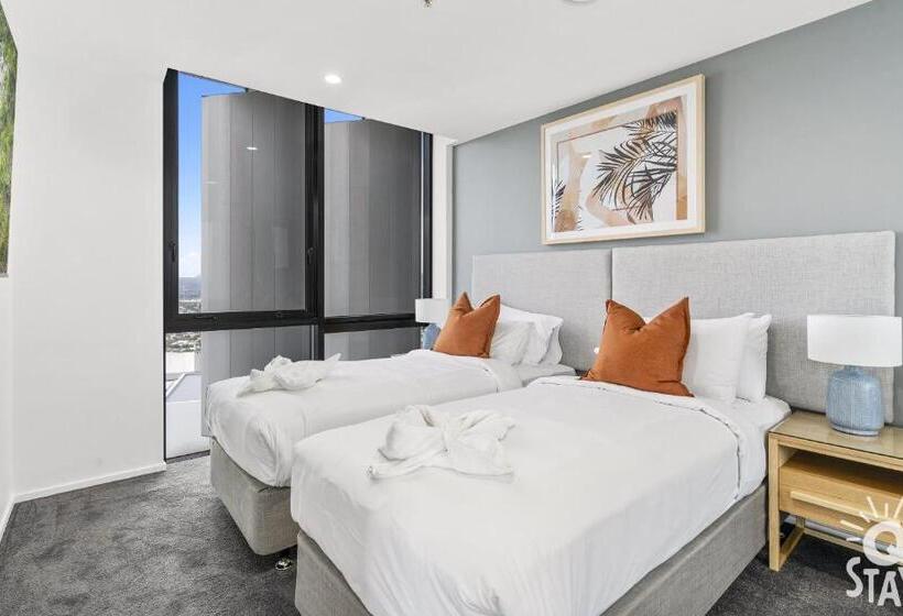 Circle On Cavill   Apartment Stay Private