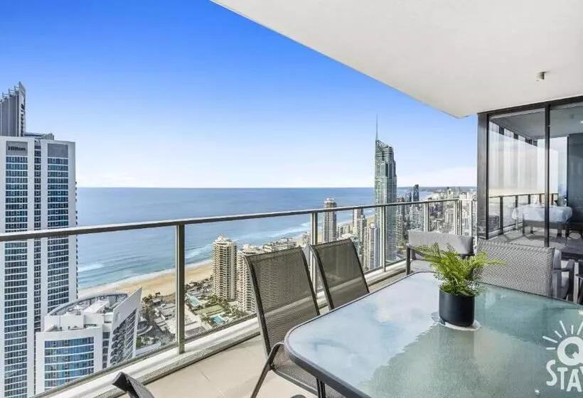 Circle On Cavill   Apartment Stay Private