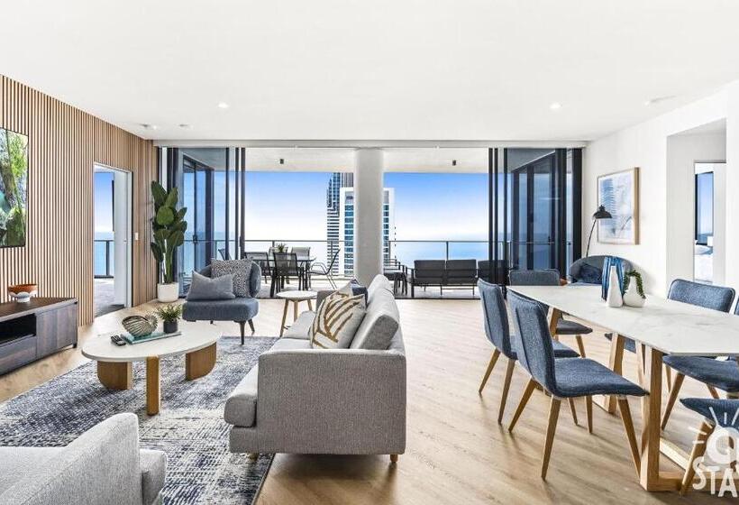 Circle On Cavill   Apartment Stay Private