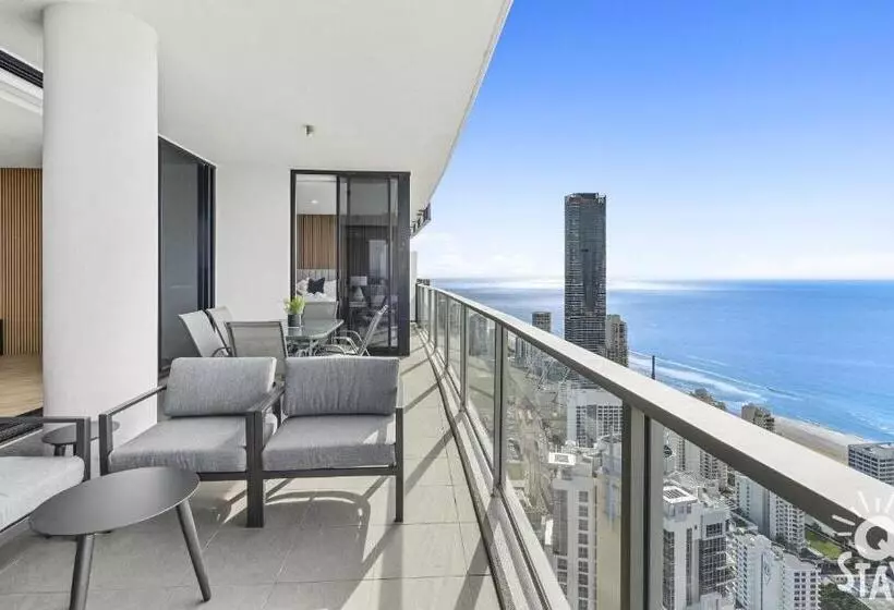 Circle On Cavill   Apartment Stay Private