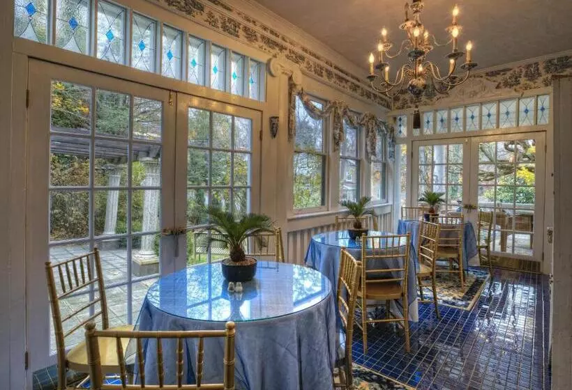 ベッドアンドブレックファースト Bluefield Inn, A Select Registry Propery