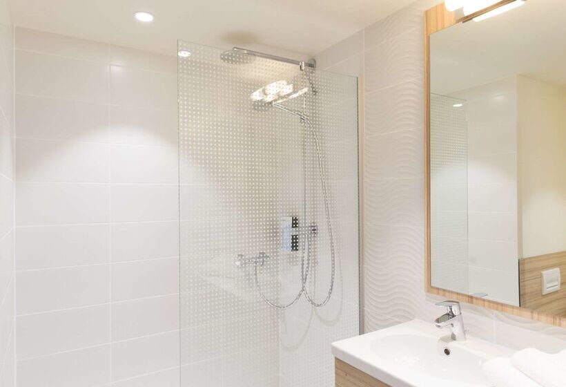 בית מלון כפרי Campanile  Metz Centre Gare