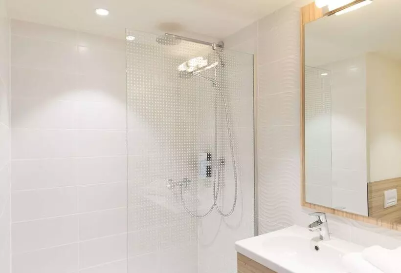 ホテル Campanile  Metz Centre Gare