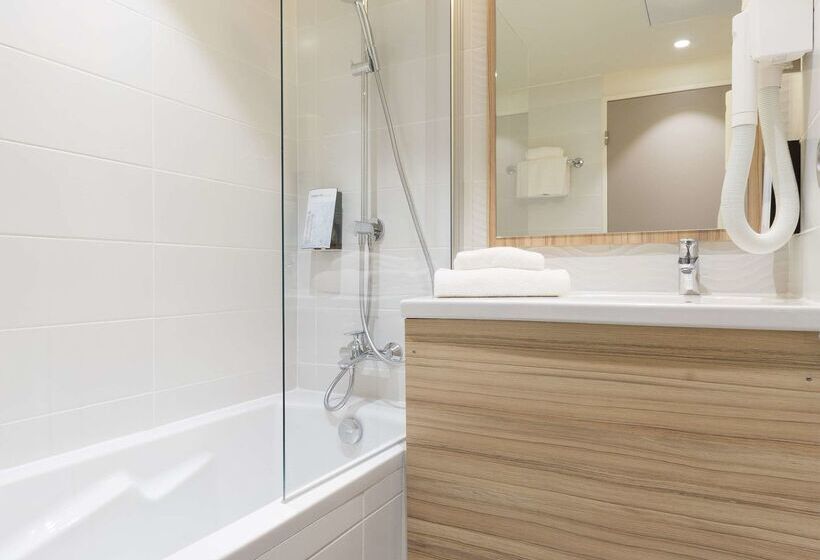 בית מלון כפרי Campanile  Metz Centre Gare