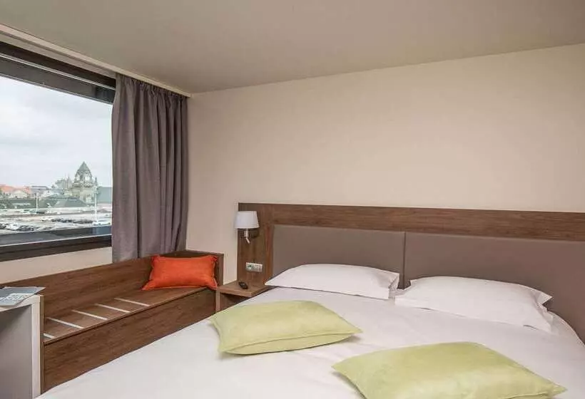 ホテル Campanile  Metz Centre Gare