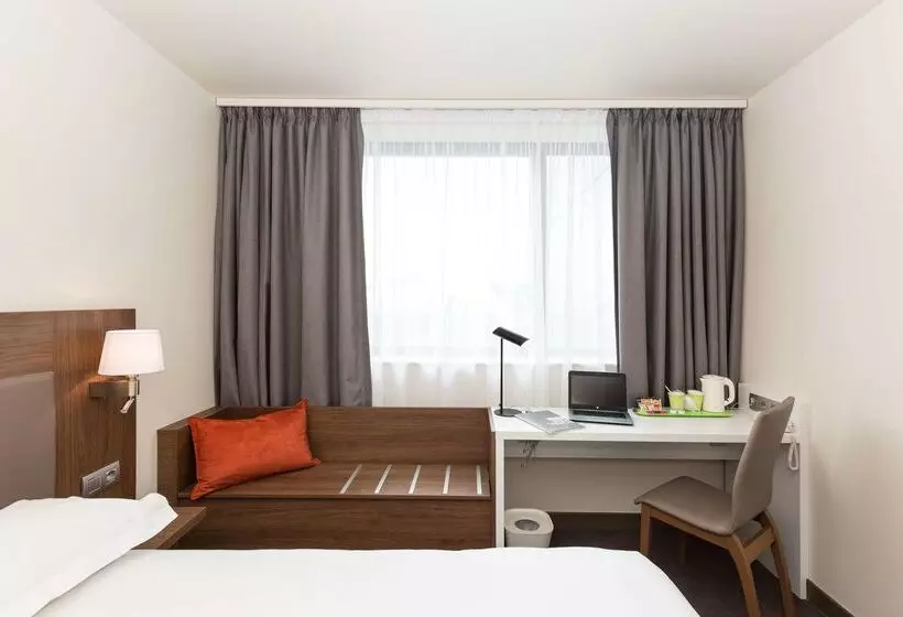 ホテル Campanile  Metz Centre Gare