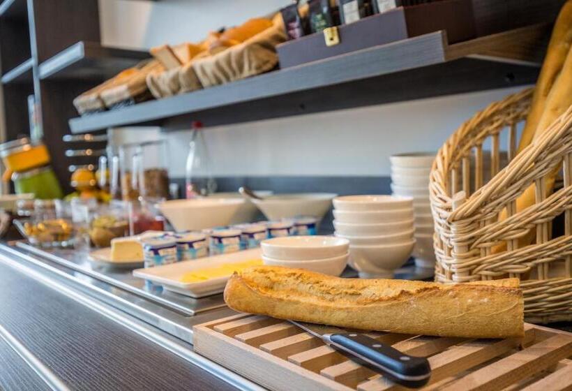 בית מלון כפרי Campanile  Metz Centre Gare