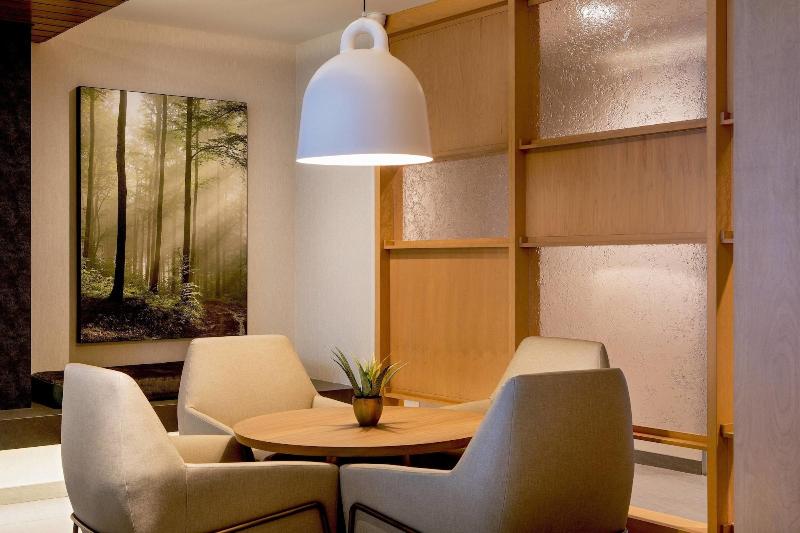 هتل Fairfield Inn & Suites By Marriott Boston Walpole