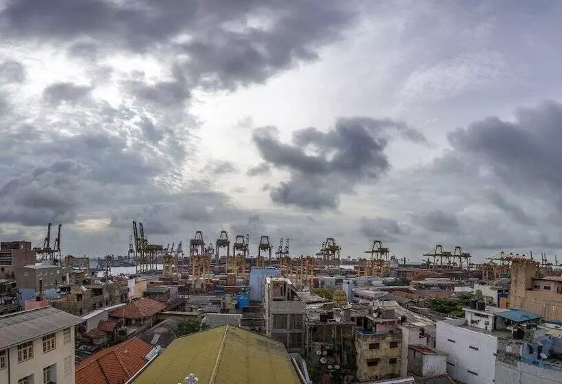 هتل Metro Port City