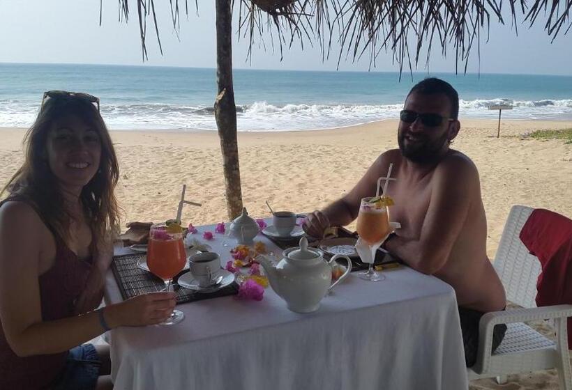 Отель Nirvana Beach Boutique