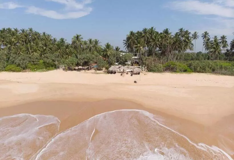 ホテル Nirvana Beach Boutique