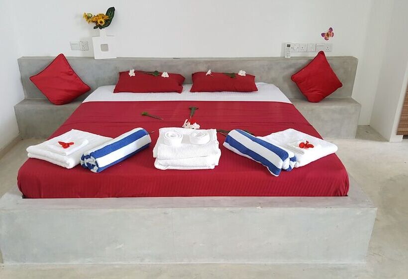 Отель Nirvana Beach Boutique