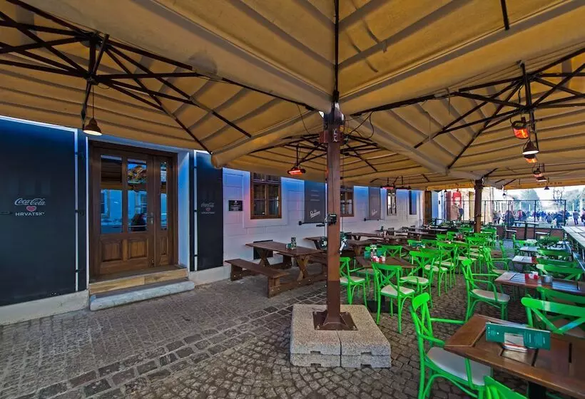 تختخواب و صبحانه Sobe Merlon