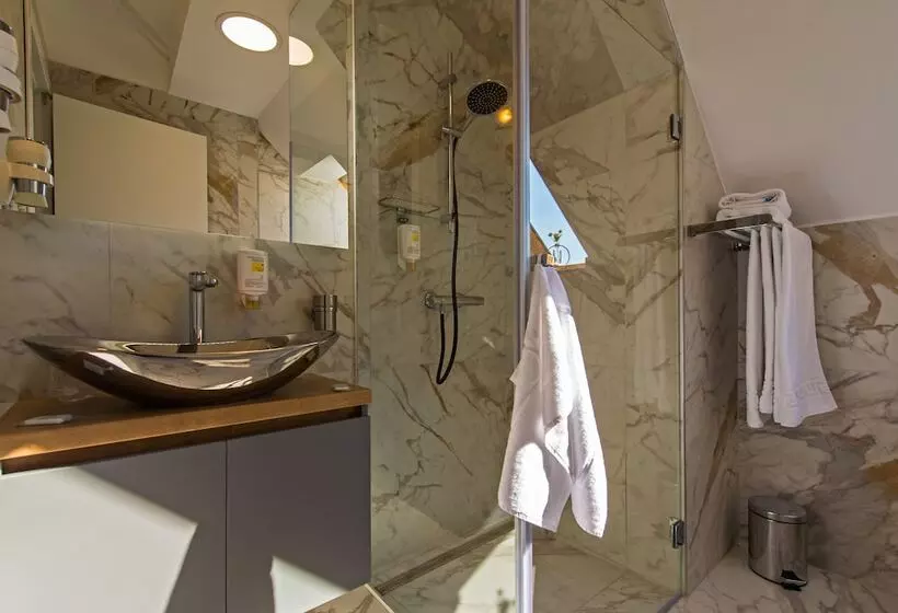 تختخواب و صبحانه Sobe Merlon