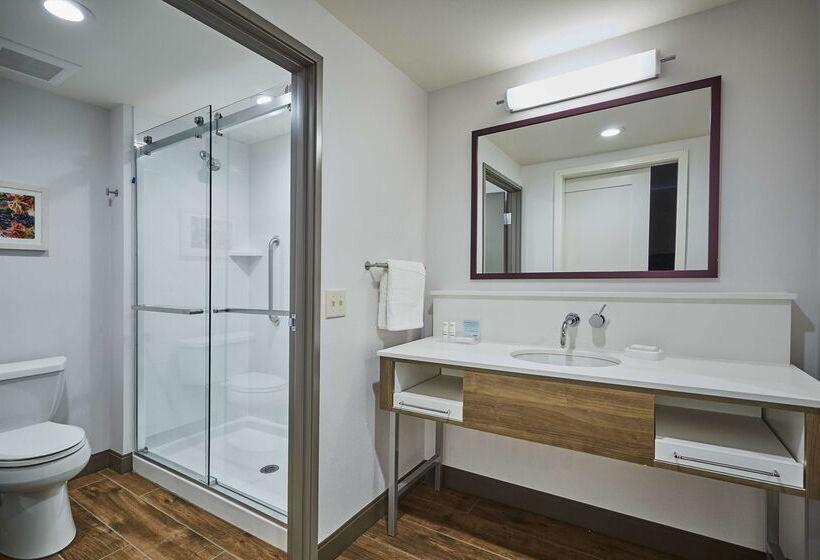 בית מלון כפרי Hampton Inn & Suites Roseburg