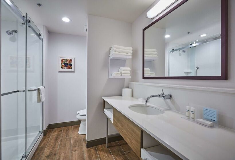 בית מלון כפרי Hampton Inn & Suites Roseburg