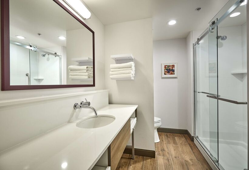 בית מלון כפרי Hampton Inn & Suites Roseburg