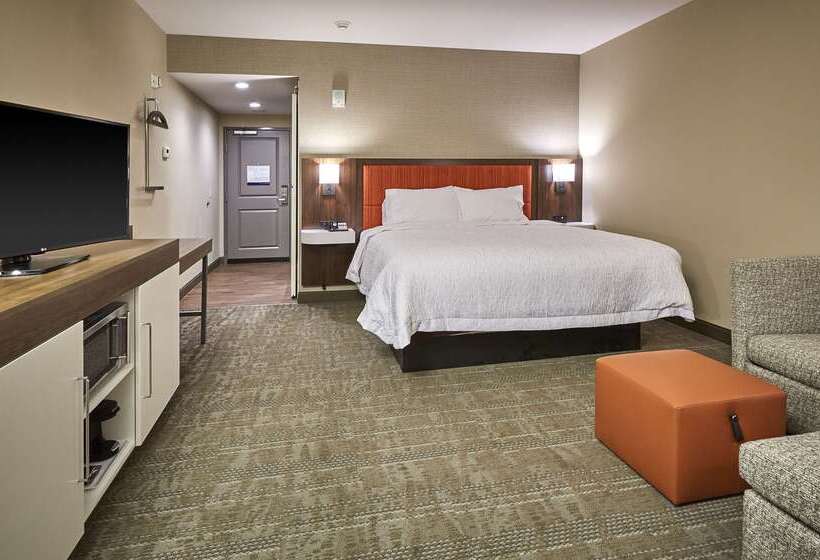 בית מלון כפרי Hampton Inn & Suites Roseburg