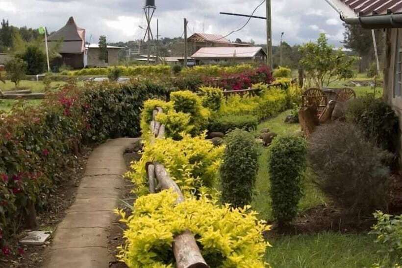 Отель Oloolua Resort & Campground