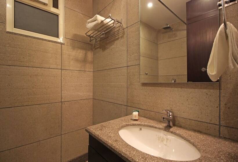 Hotel Oyo Flagship 511 Sohna Road Omaxe Mall