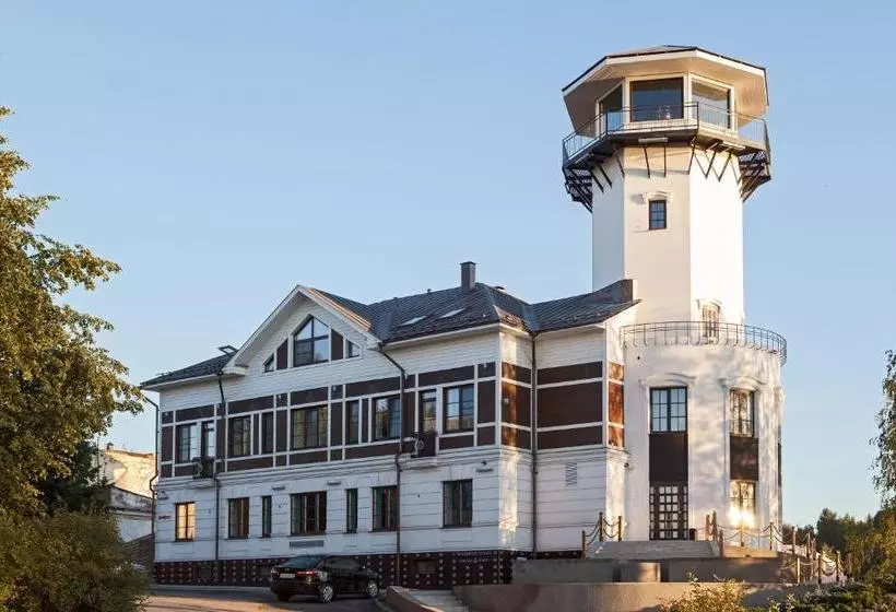 Hotelli Wardenclyffe Volgo&balt