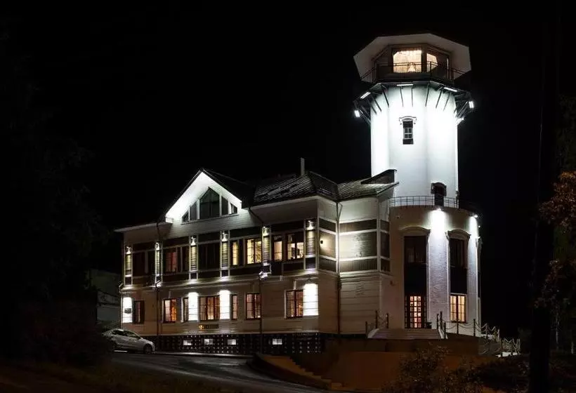 Hotelli Wardenclyffe Volgo&balt