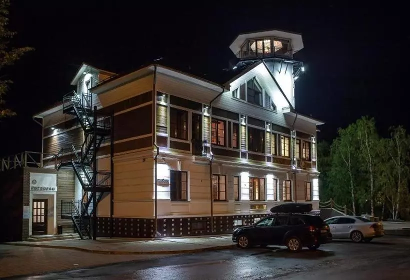 Hotelli Wardenclyffe Volgo&balt