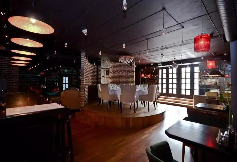 Hotelli Wardenclyffe Volgo&balt