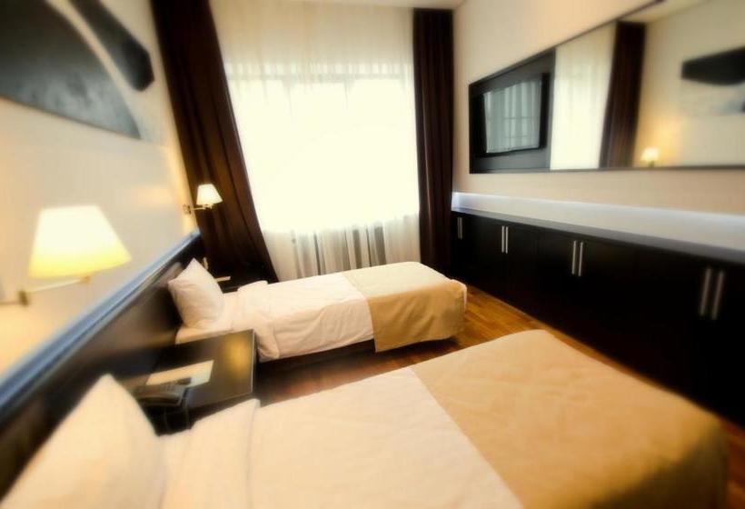 בית מלון כפרי Wardenclyffe Volgo&balt