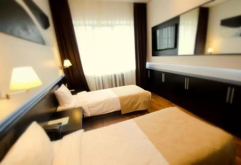 Hotelli Wardenclyffe Volgo&balt