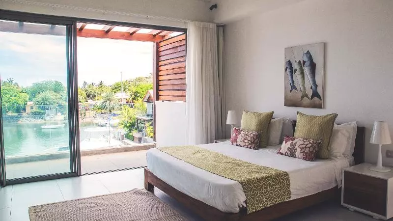 هتل West Island Resort