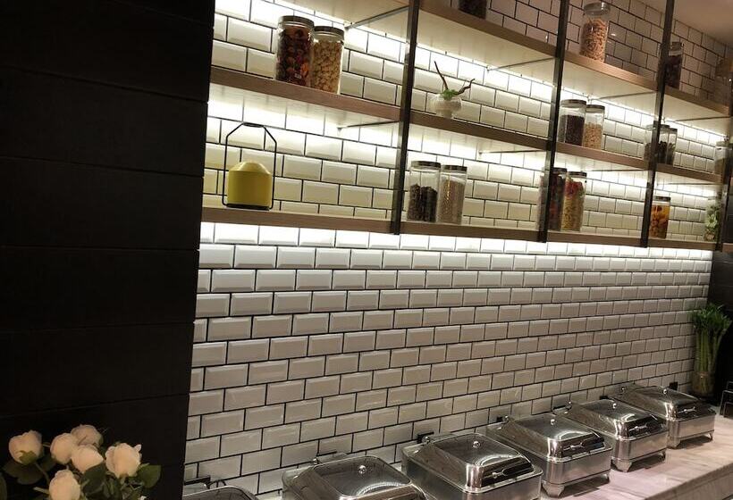 Atour Hotel Shanghai Lujiazui Babaihan