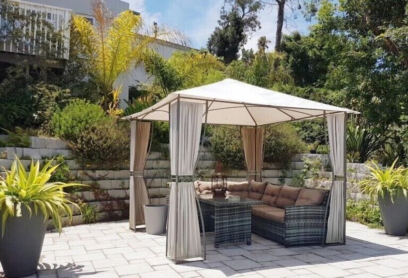 בית מלון כפרי Azure House