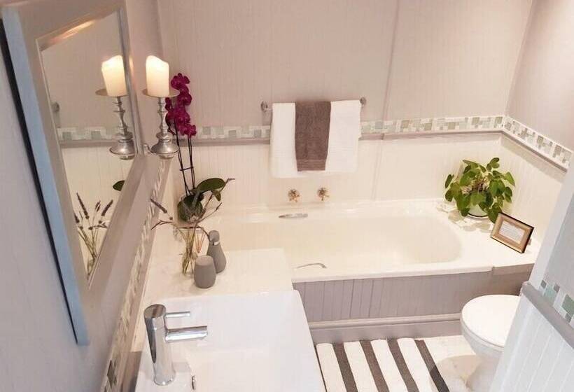 בית מלון כפרי Azure House