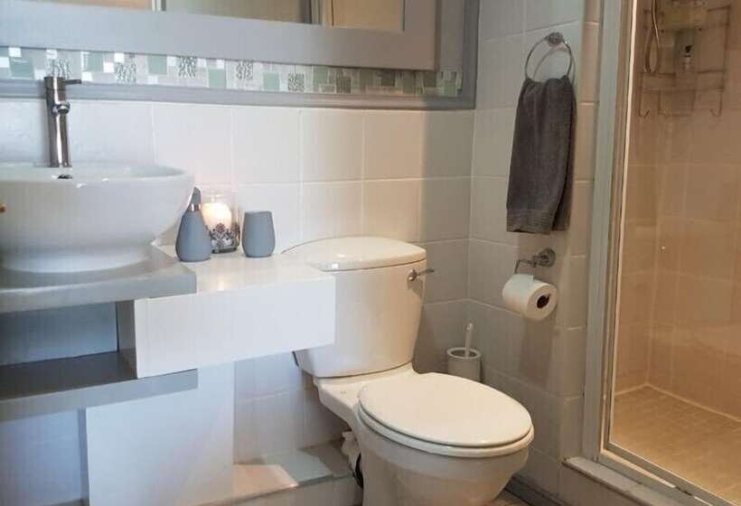 בית מלון כפרי Azure House