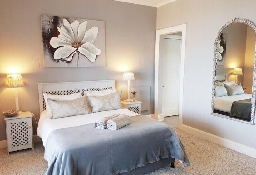 בית מלון כפרי Azure House