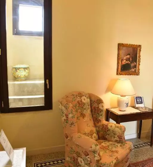 هتل B&b Antica Corte
